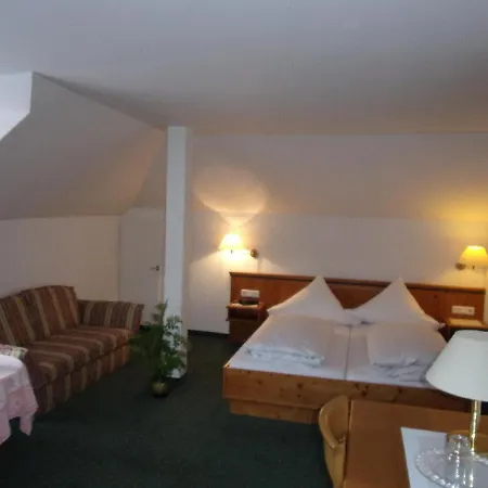 Landgasthof Hacker Hotel Zachenberg